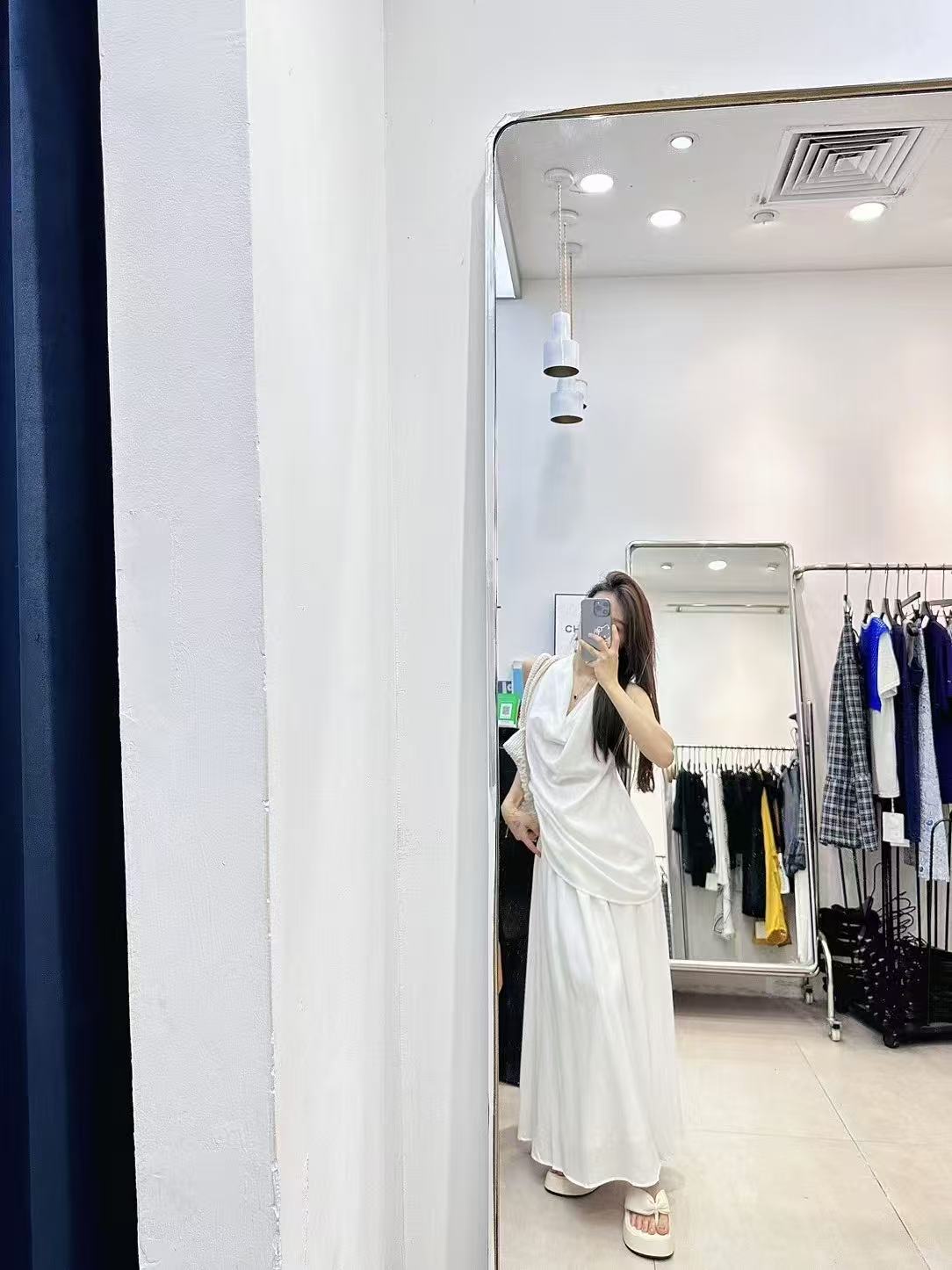French temperament backless skirt set